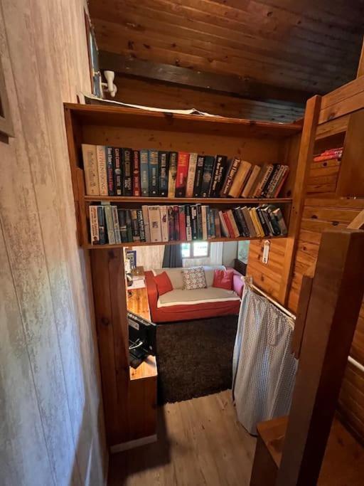 Cabane Dans Les Bois Avec Vue Sur Les Pyrenees Saint-Laurent-de-Neste Eksteriør bilde