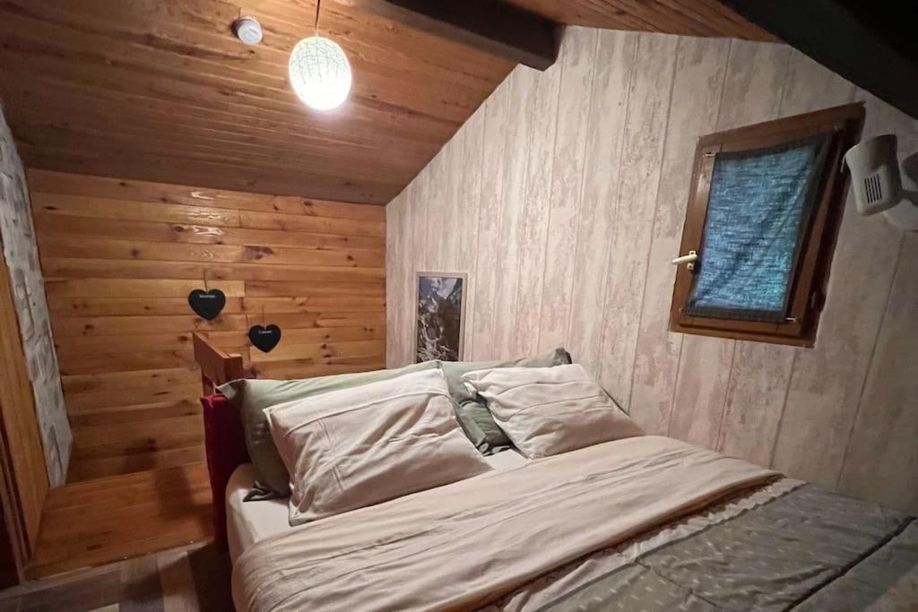 Cabane Dans Les Bois Avec Vue Sur Les Pyrenees Saint-Laurent-de-Neste Eksteriør bilde